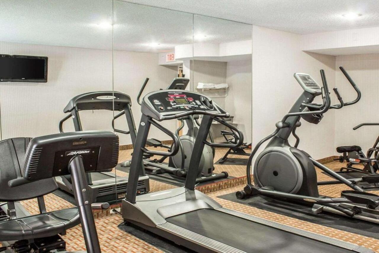 Quality Inn & Suites Raleigh North מראה חיצוני תמונה