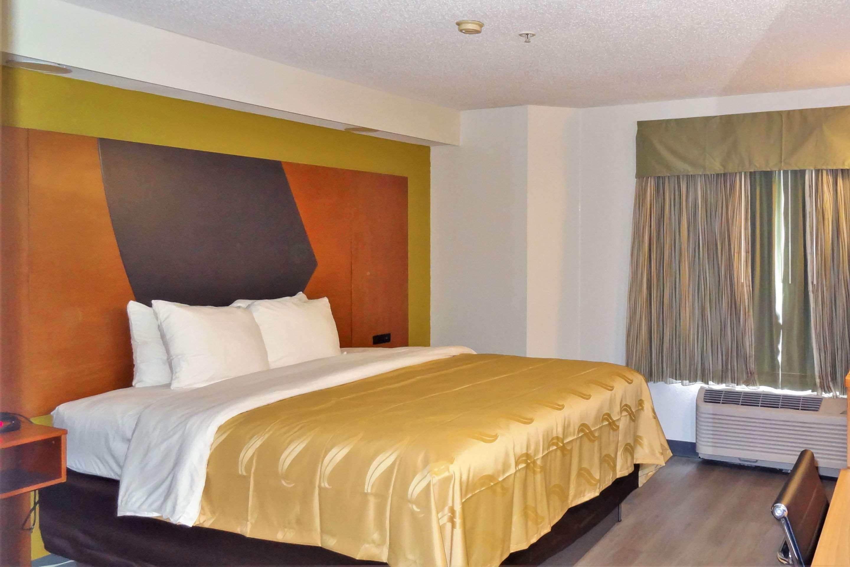 Quality Inn & Suites Raleigh North מראה חיצוני תמונה
