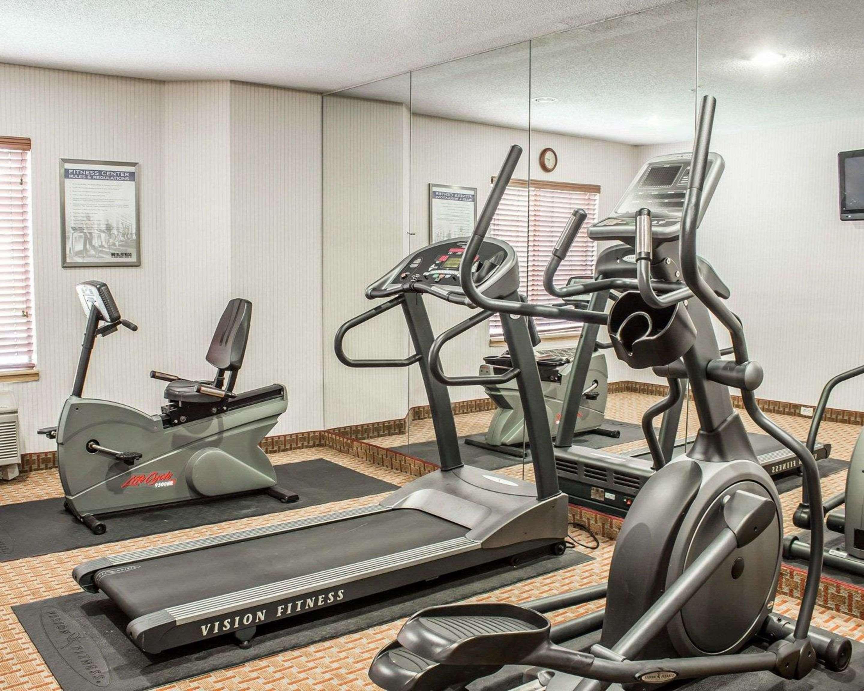 Quality Inn & Suites Raleigh North מראה חיצוני תמונה