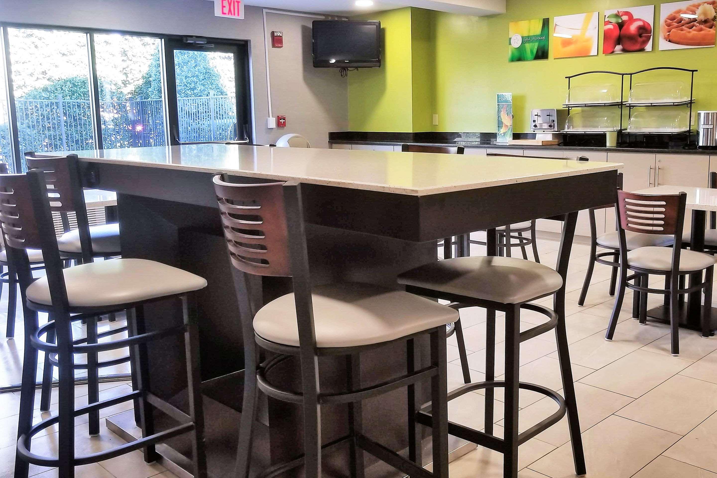 Quality Inn & Suites Raleigh North מראה חיצוני תמונה