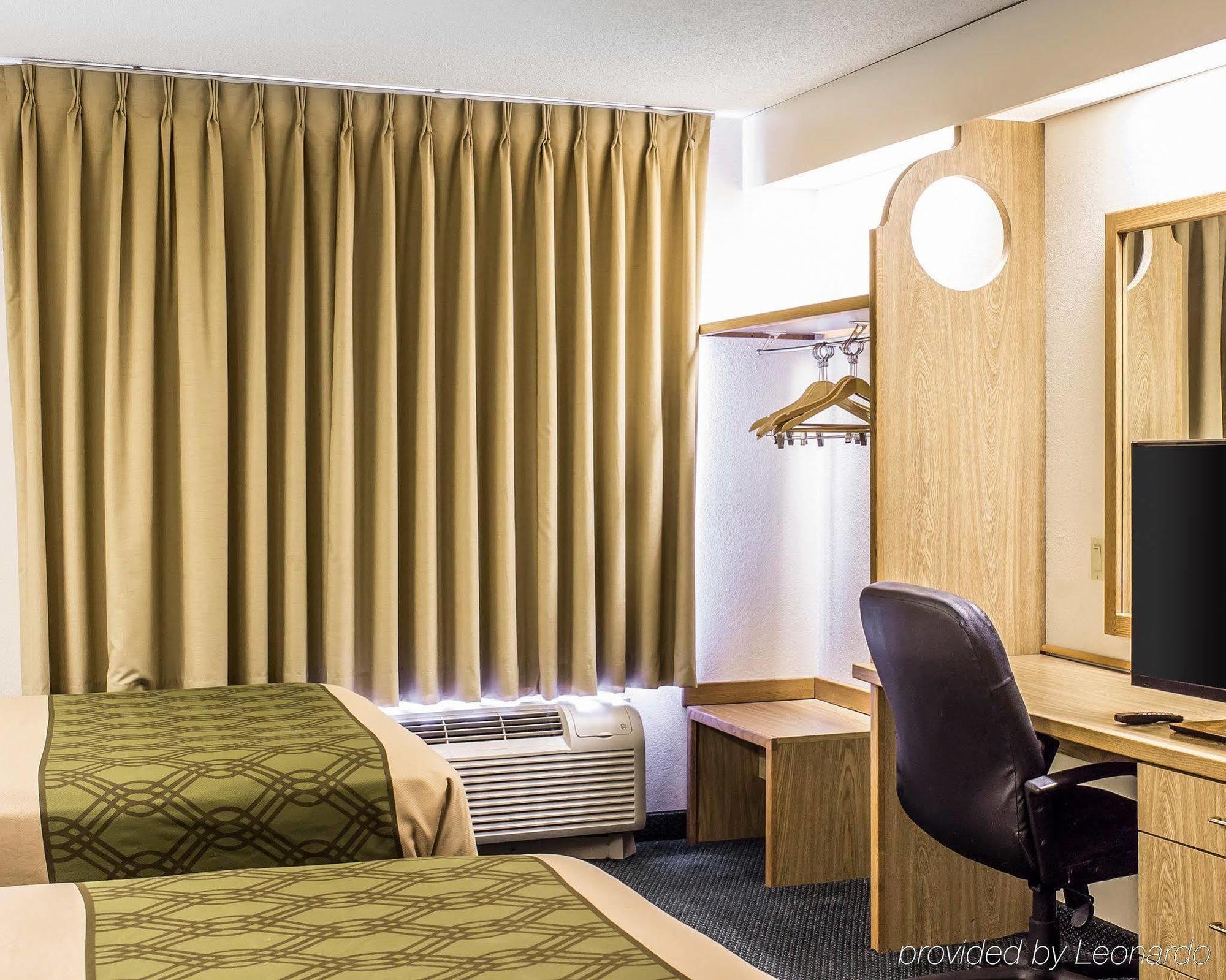 Quality Inn & Suites Raleigh North מראה חיצוני תמונה